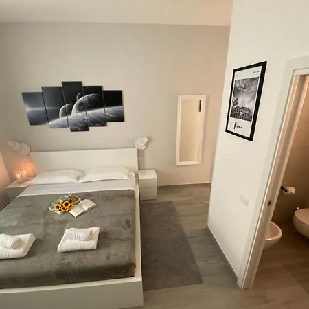 Roma Guesthouse Affittacamere Centro Citta' Softrooms-Metro' A 1 Metro 罗马 外观 照片