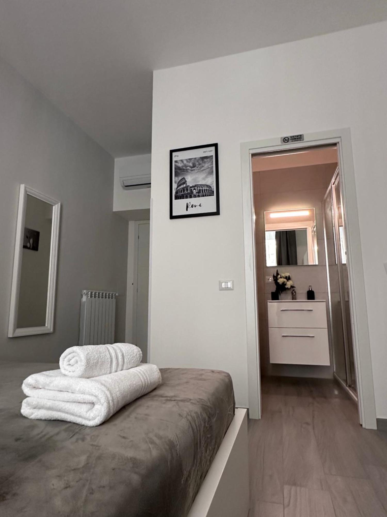 Roma Guesthouse Affittacamere Centro Citta' Softrooms-Metro' A 1 Metro 罗马 外观 照片