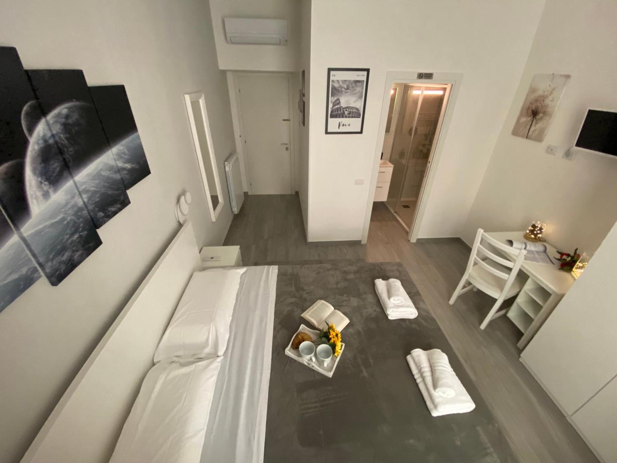 Roma Guesthouse Affittacamere Centro Citta' Softrooms-Metro' A 1 Metro 罗马 外观 照片