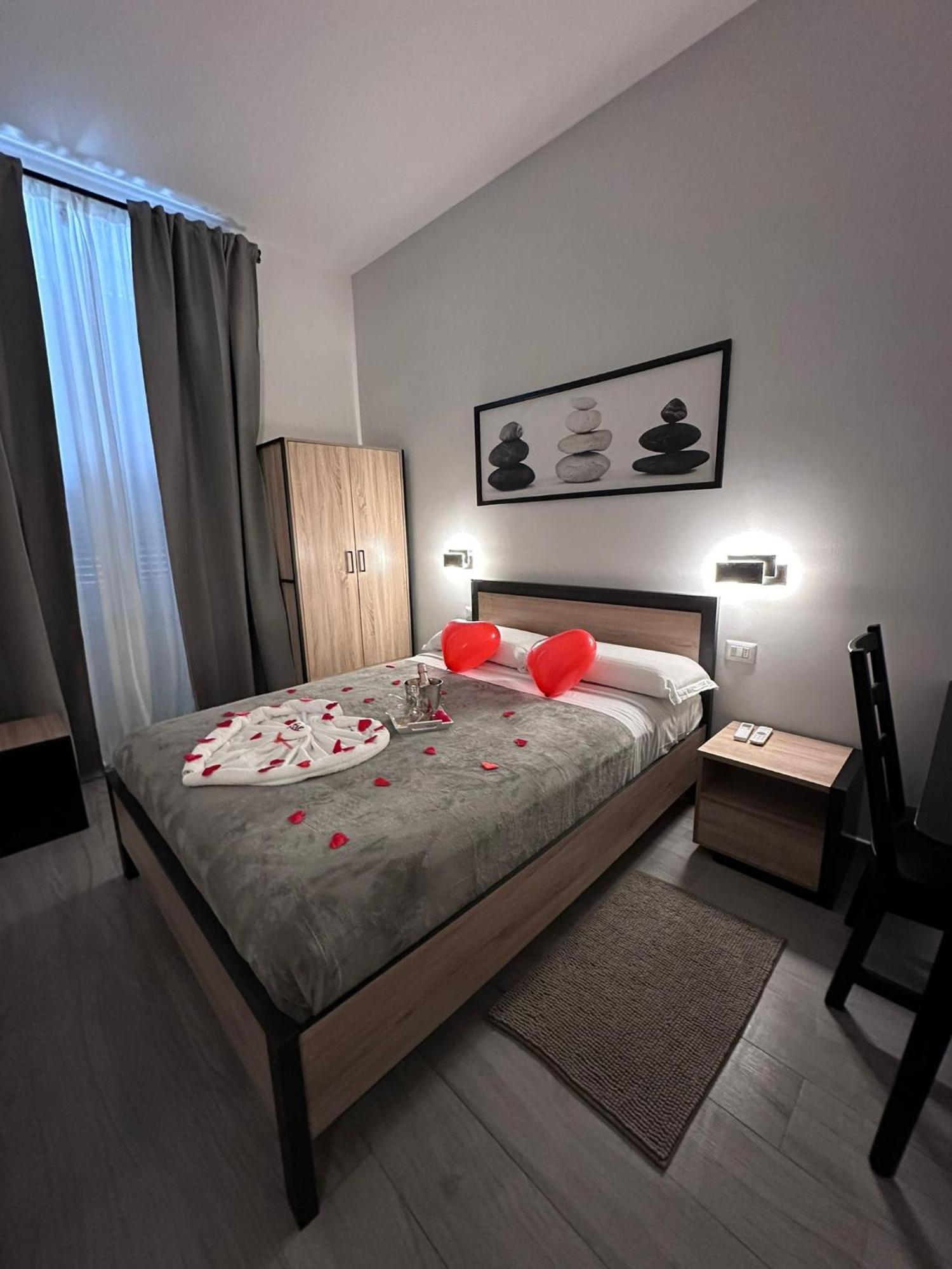 Roma Guesthouse Affittacamere Centro Citta' Softrooms-Metro' A 1 Metro 罗马 外观 照片