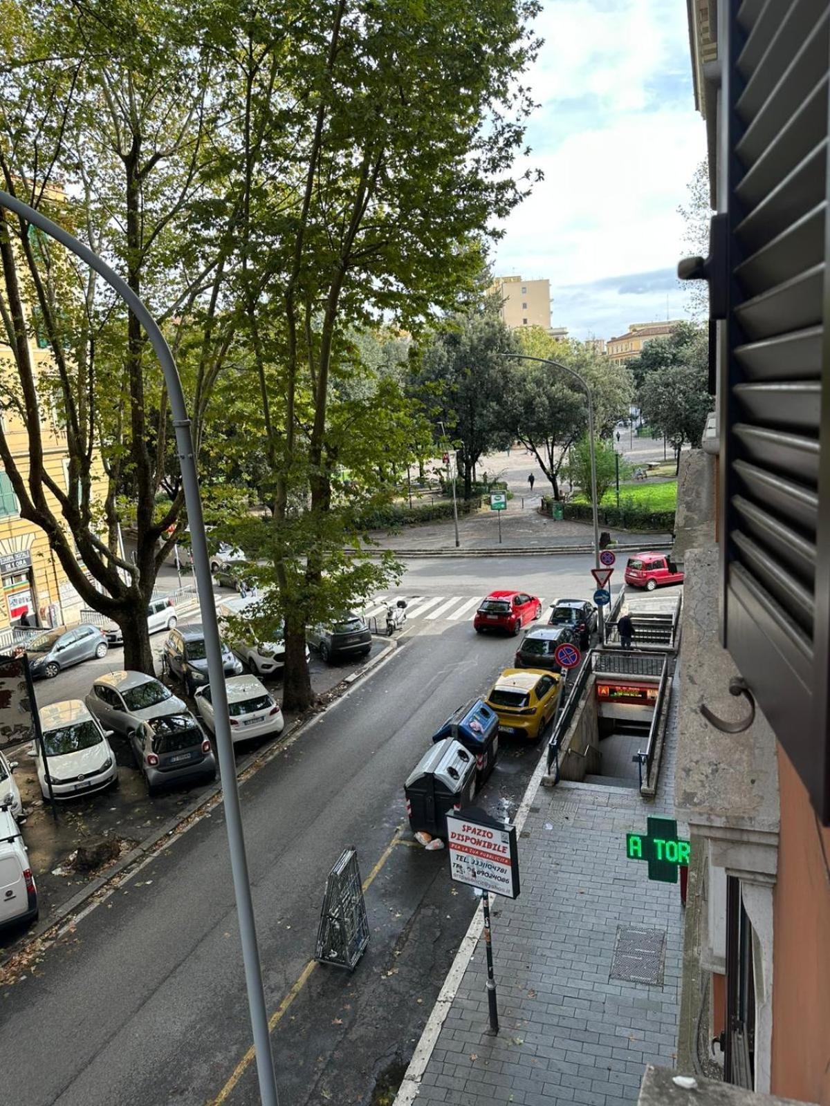 Roma Guesthouse Affittacamere Centro Citta' Softrooms-Metro' A 1 Metro 罗马 外观 照片